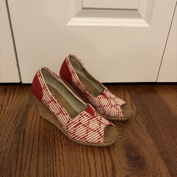 Toms Shoes - Toms Women's Espadrille Wedge Peep Toe Red Beige Multi Canvas Shoes Size 7